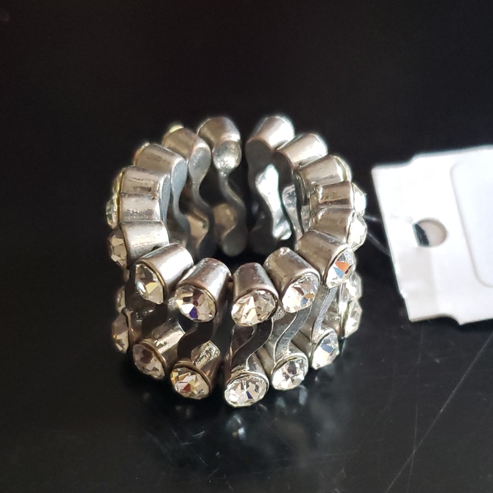 NWT Silver Rhinestone Stretch Ring